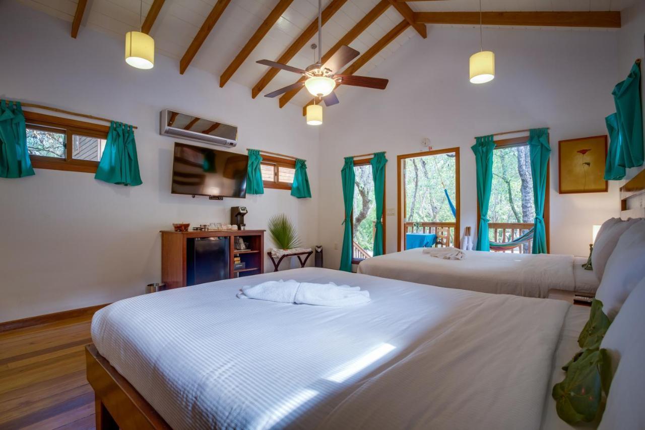 Mariposa Belize Beach Resort Placencia Exteriör bild